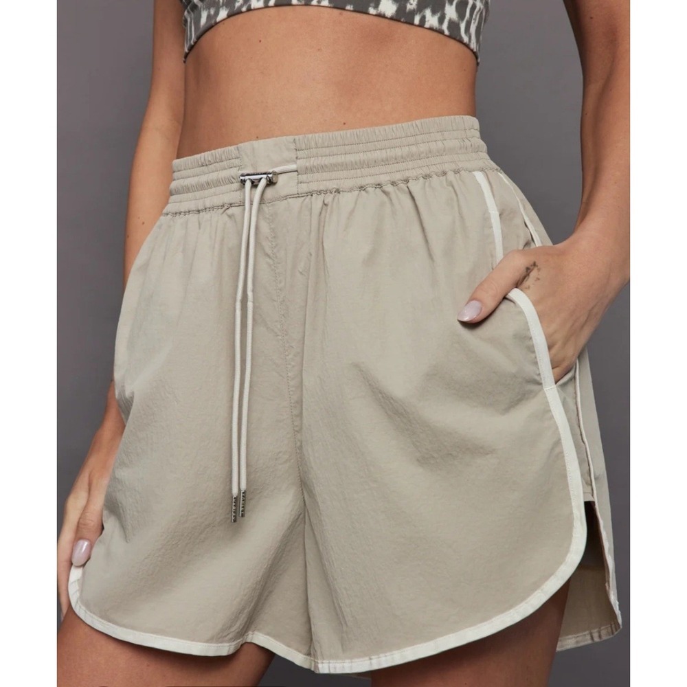 Varley Harmon High Rise Shorts 2.0 Khaki Beige Retro Running Athleisure S NWT